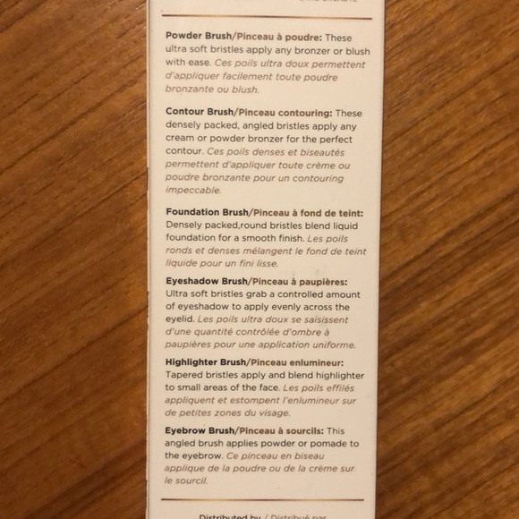 Makeup Tool bundle! Brushes and reusable silicon makeup swabs - Picture 3 of 7